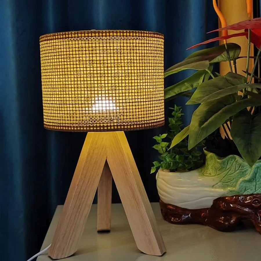 Abajur de madeira com rattan, Abajur tripé rústico moderno, Abajur decorativo artesanal, Luminária de mesa, abajur