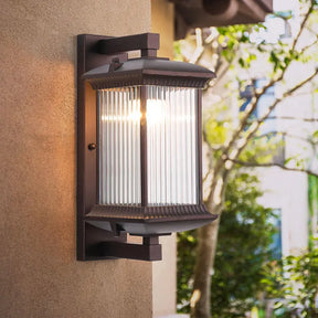 arandela colonial externa, arandela para fachada, arandela parede jardim, arandela vidro canelado, iluminação externa colonial

